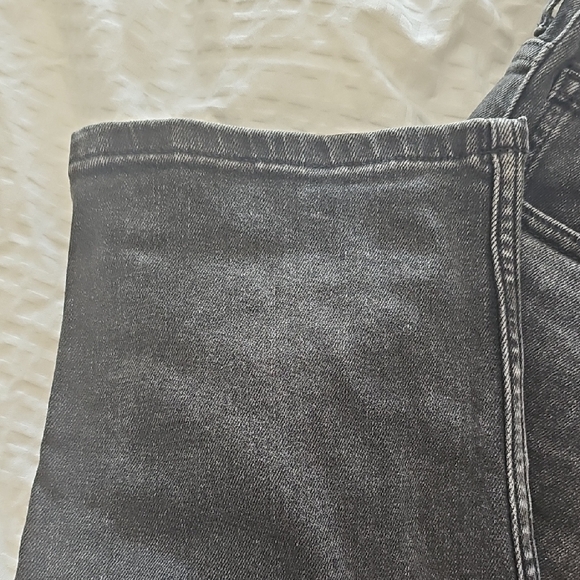 Everlane Charcoal Curvy Cheeky Jeans - Picture 2 of 3